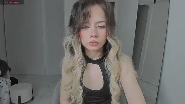 KellyBarton online show from December 17, 2024, 6:20 pm