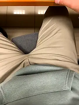 onbifeet online show from January 18, 2026, 5:50 pm