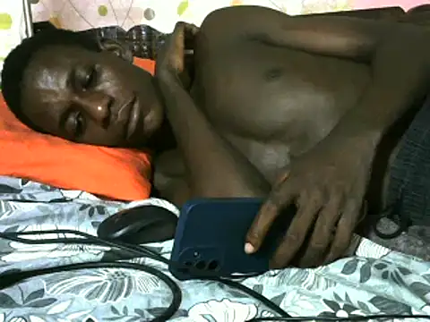 Snapshot of Bigras0011 chatting on February 6, 2025, 12:54 am Bigras0011 online show from February 6, 2025, 12:54 am