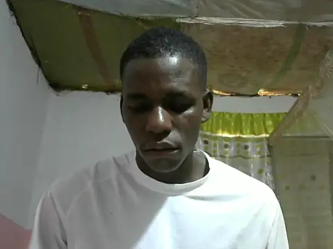 Snapshot of Bigras0011 chatting on September 20, 2025, 4:24 am Bigras0011 online show from September 20, 2025, 4:24 am