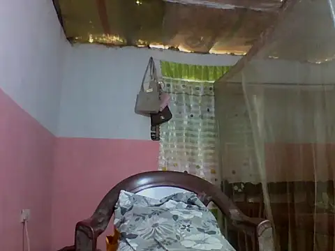 Snapshot of Bigras0011 chatting on October 3, 2025, 11:29 am Bigras0011 online show from October 3, 2025, 11:29 am