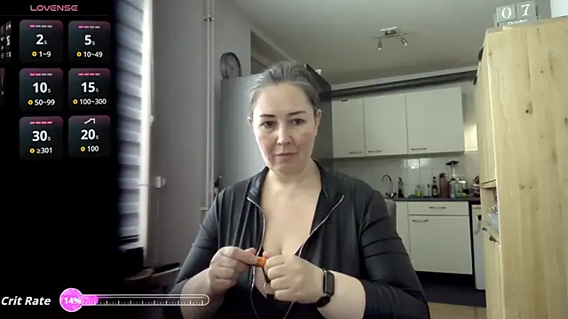 Snapshot of MilfGina chatting on October 7, 2025, 7:49 am MilfGina online show from October 7, 2025, 7:49 am