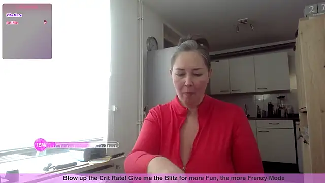 Snapshot of MilfGina chatting on October 27, 2025, 8:40 am MilfGina online show from October 27, 2025, 8:40 am