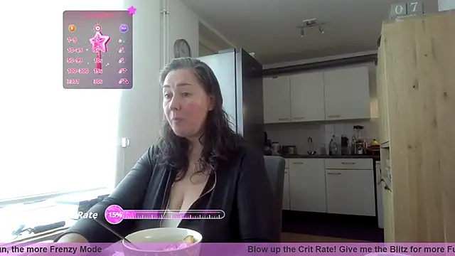 Snapshot of MilfGina chatting on November 7, 2025, 8:58 am MilfGina online show from November 7, 2025, 8:58 am