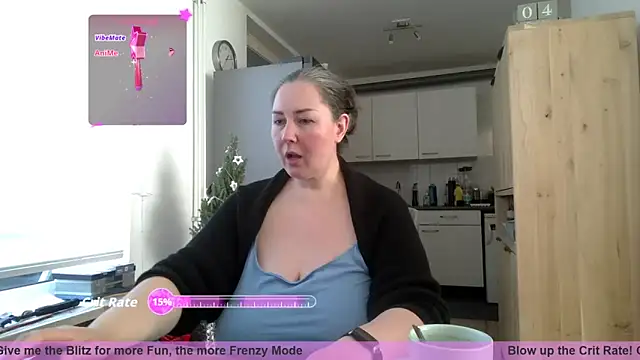 Snapshot of MilfGina chatting on December 4, 2025, 12:14 pm MilfGina online show from December 4, 2025, 12:14 pm