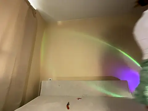 winter  sun online show from September 11, 2025, 1:11 pm