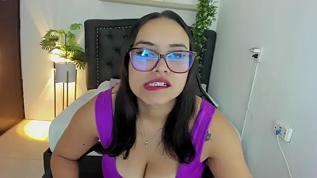 Snapshot of zoe_danae_ chatting on December 29, 2024, 12:23 pm zoe danae online show from December 29, 2024, 12:23 pm