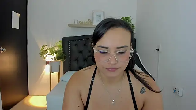 Snapshot of zoe_danae_ chatting on March 6, 2025, 12:09 pm zoe danae online show from March 6, 2025, 12:09 pm