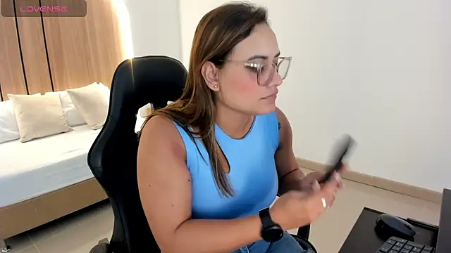 zoe danae  online show from March 24, 2026, 12:21 pm