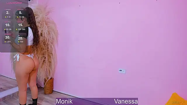 Snapshot of Wetnaughtygirls chatting on January 16, 2026, 1:31 am Wetnaughtygirls online show from January 16, 2026, 1:31 am