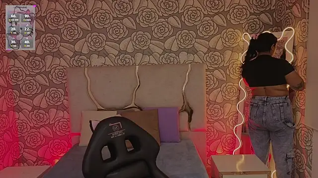 Mellani tay online show from December 18, 2025, 3:23 am