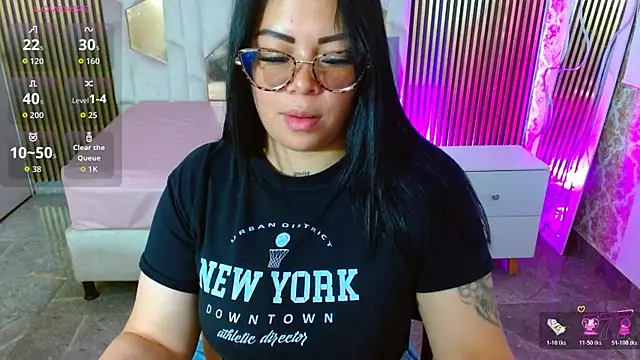 Snapshot of martinna_tay chatting on July 6, 2026, 3:25 am martinna tay online show from July 6, 2026, 3:25 am