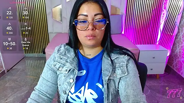 Snapshot of martinna_tay chatting on July 8, 2026, 3:22 am martinna tay online show from July 8, 2026, 3:22 am