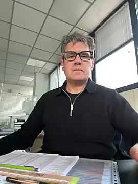 Snapshot of Britmi chatting on December 11, 2024, 3:15 pm Britmi online show from December 11, 2024, 3:15 pm