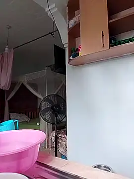 LOVELY-2BERRY online show from January 15, 2026, 4:28 am