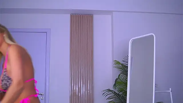 LovingBlondie online show from February 3, 2025, 4:46 am