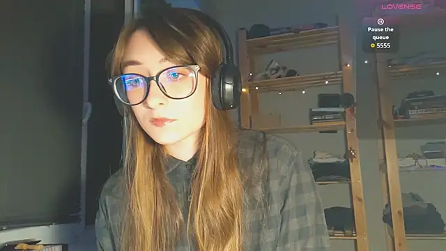 Snapshot of monlight__dana chatting on October 4, 2025, 8:40 pm monlight  dana online show from October 4, 2025, 8:40 pm