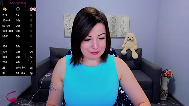 Snapshot of Emily_Midlton chatting on October 28, 2025, 7:23 am Emily Midlton online show from October 28, 2025, 7:23 am