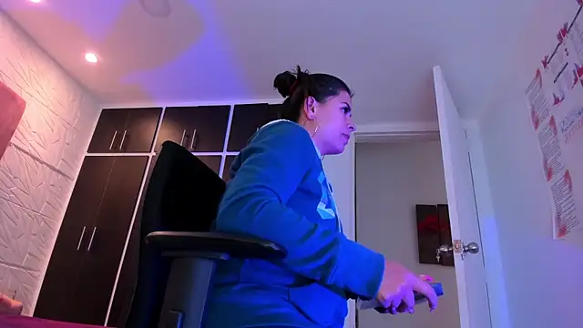 Charlotte Ice1 online show from February 12, 2025, 5:16 pm