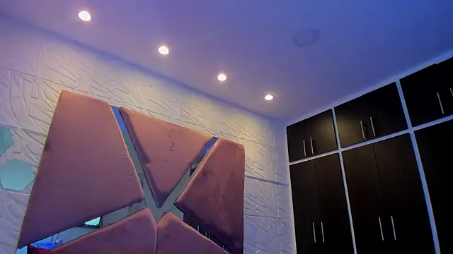 Charlotte Ice1 online show from February 25, 2025, 7:36 pm