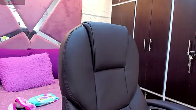 Charlotte Ice1 online show from October 2, 2025, 5:20 pm