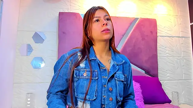 Charlotte Ice1 online show from November 14, 2025, 4:06 pm