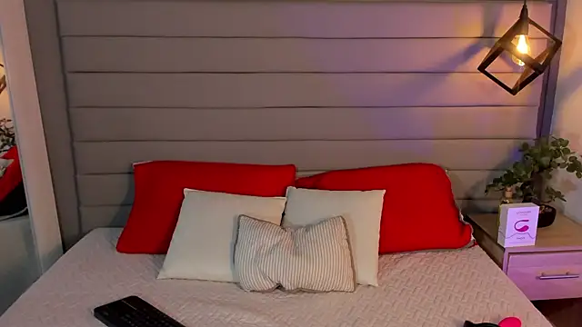 Snapshot of LadyLuminary chatting on November 11, 2025, 8:53 pm LadyLuminary online show from November 11, 2025, 8:53 pm