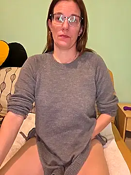 Snapshot of SpiceLea chatting on January 6, 2026, 5:05 pm SpiceLea online show from January 6, 2026, 5:05 pm