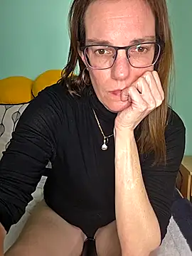 Snapshot of SpiceLea chatting on February 17, 2026, 1:40 pm SpiceLea online show from February 17, 2026, 1:40 pm