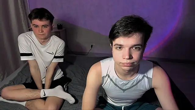 Snapshot of tailer_ chatting on January 14, 2026, 4:01 pm tailer online show from January 14, 2026, 4:01 pm