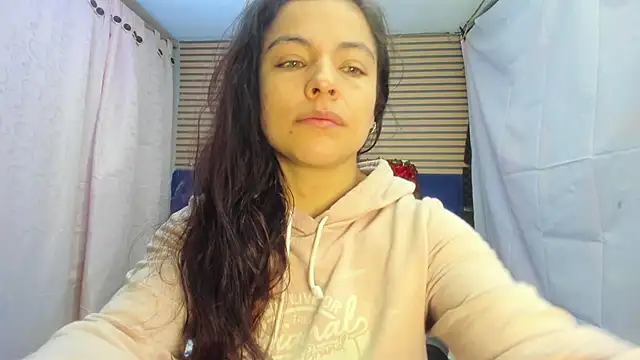 Snapshot of rosse_2504 chatting on April 27, 2026, 12:14 pm rosse 2504 online show from April 27, 2026, 12:14 pm