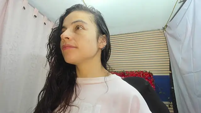 Snapshot of rosse_2504 chatting on May 13, 2026, 12:24 pm rosse 2504 online show from May 13, 2026, 12:24 pm