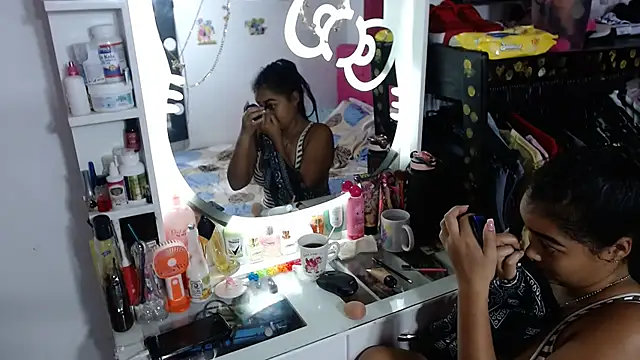 Snapshot of kiara_milf_ chatting on June 18, 2026, 6:23 pm kiara milf online show from June 18, 2026, 6:23 pm