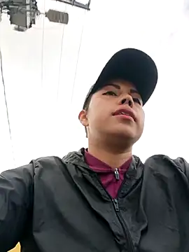  andrea30 online show from November 17, 2025, 12:00 pm