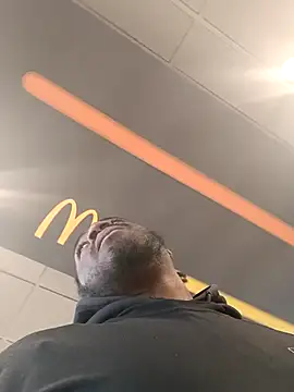 MRHANDSOME3800 online show from March 17, 2025, 9:34 pm