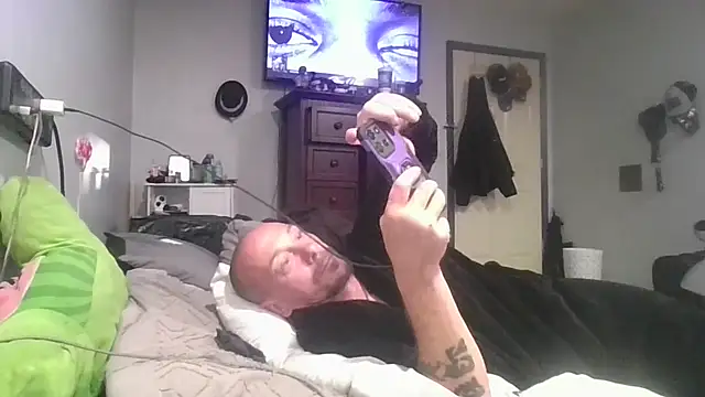 deepinnnnn online show from November 11, 2025, 6:46 am