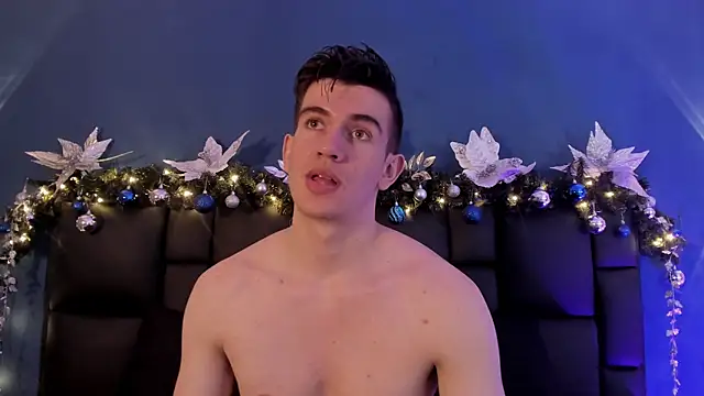 MikaelSlow online show from November 25, 2025, 4:34 am