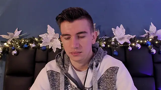 MikaelSlow online show from December 5, 2025, 3:26 am