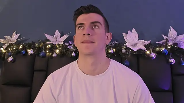 MikaelSlow online show from December 21, 2025, 5:47 am