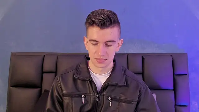 MikaelSlow online show from January 15, 2026, 4:39 am