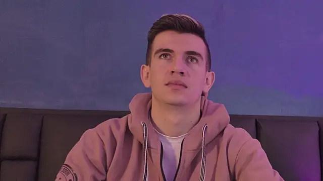 MikaelSlow online show from March 20, 2026, 4:17 am