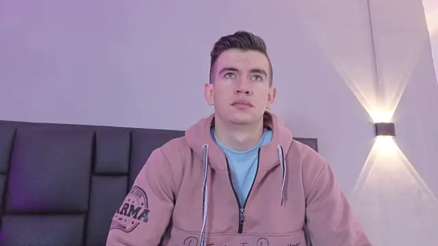 MikaelSlow online show from April 12, 2026, 5:01 am