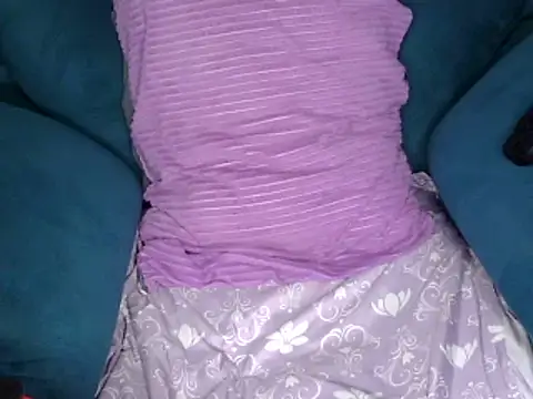 Snapshot of SquirtQueen222 chatting on December 7, 2024, 10:50 pm SquirtQueen222 online show from December 7, 2024, 10:50 pm