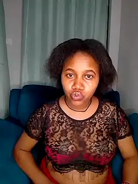 Snapshot of SquirtQueen222 chatting on December 21, 2024, 9:04 pm SquirtQueen222 online show from December 21, 2024, 9:04 pm