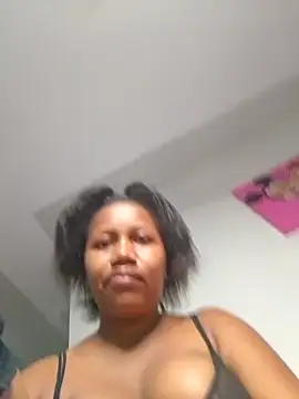 Snapshot of SquirtQueen222 chatting on January 16, 2025, 1:58 am SquirtQueen222 online show from January 16, 2025, 1:58 am