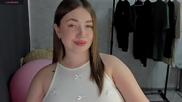 Snapshot of Diana_twerk chatting on May 31, 2026, 12:23 pm Diana twerk online show from May 31, 2026, 12:23 pm