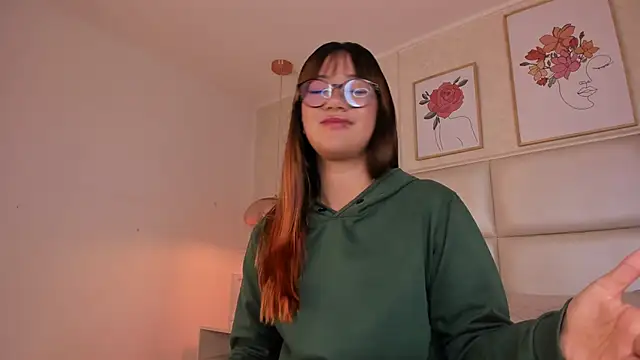 Snapshot of Aily_Yozuko chatting on October 17, 2025, 2:48 am Aily Yozuko online show from October 17, 2025, 2:48 am