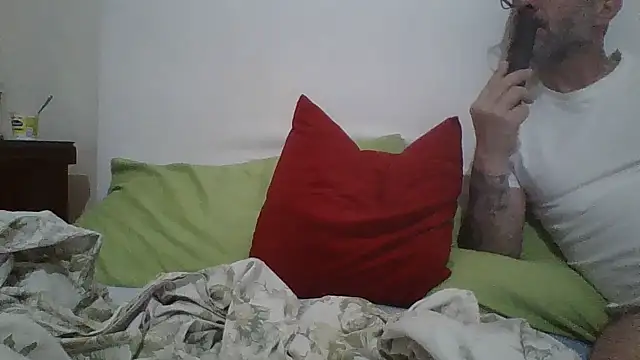 MarikaMilff online show from April 21, 2026, 9:39 pm