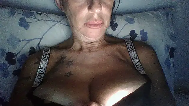 Snapshot of MarikaMilff chatting on August 1, 2026, 11:25 pm MarikaMilff online show from August 1, 2026, 11:25 pm