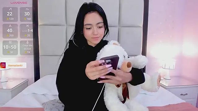 HannaClarrk  online show from December 24, 2024, 3:05 pm